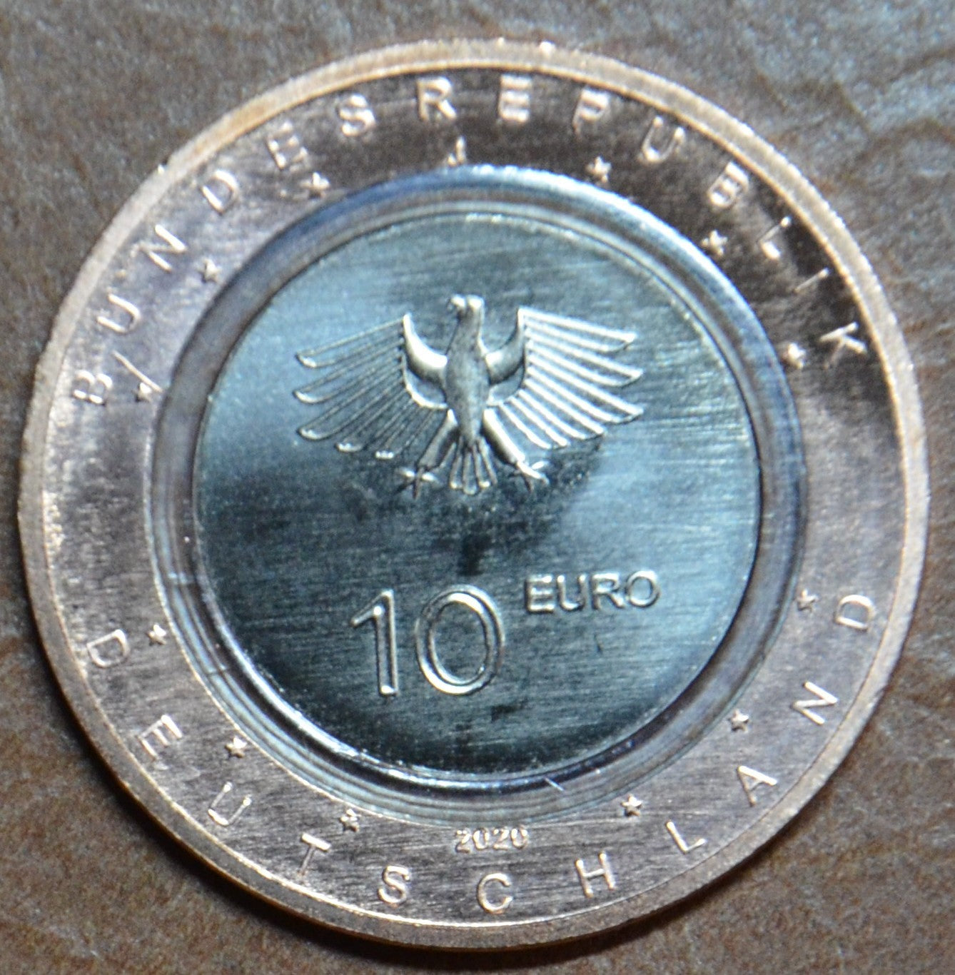 10 Euro Nemecko "J" 2020 Na zemi (UNC)